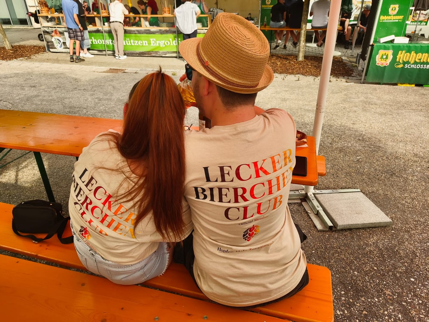Customer photo review of WM SPECIAL: Lecker Bierchen Club - Premium Unisex T-Shirt