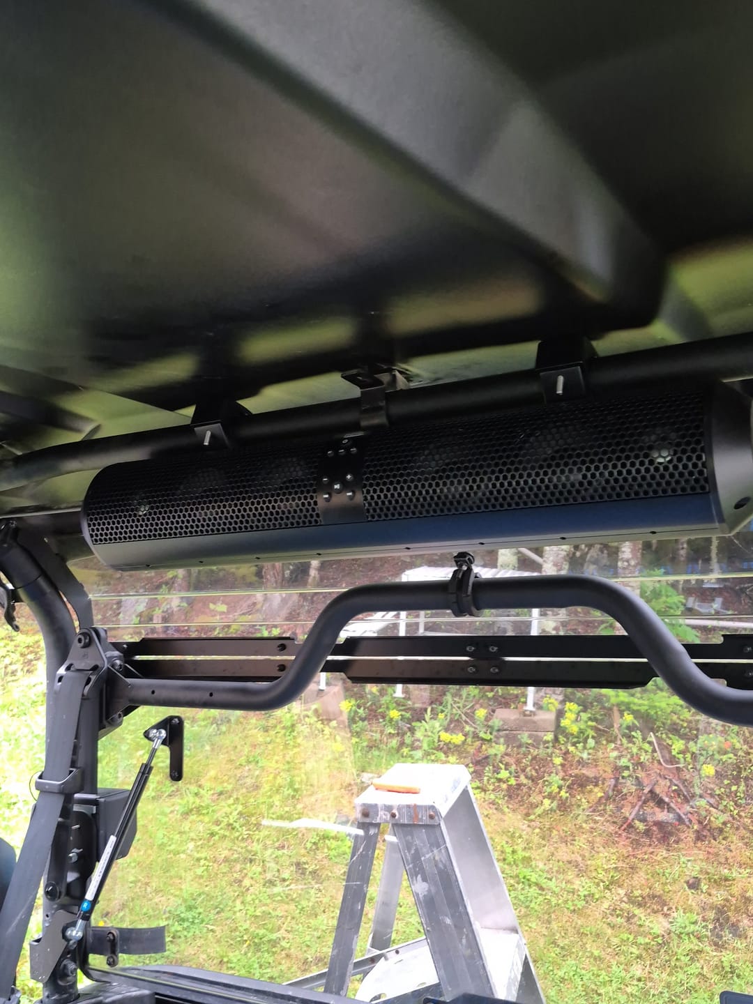 Customer photo review of 6 Speaker 28‘’ UTV Bluetooth Sound Bar for 1.56"-2.25" Roll Bar