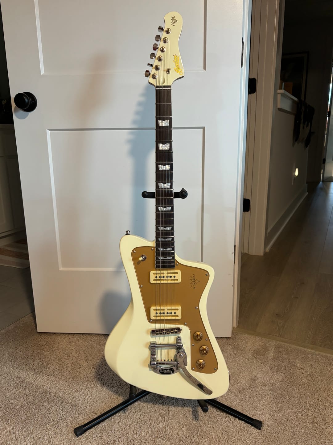 Customer photo review of Wingman - Vintage White
