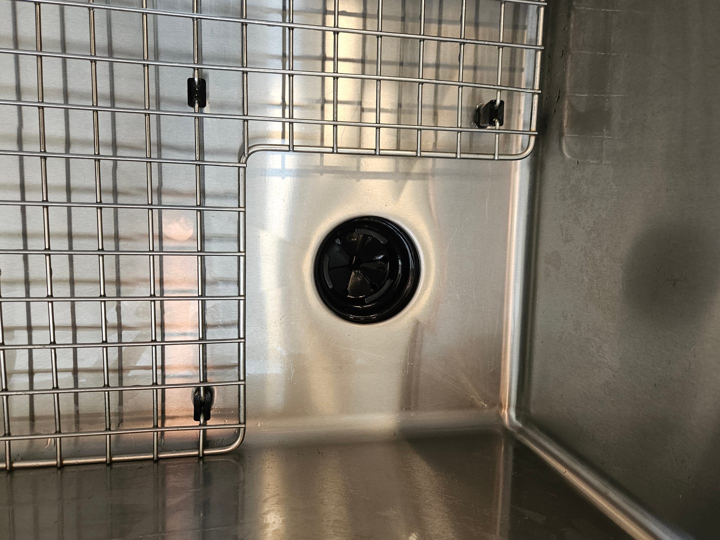 Customer photo review of 33" Undermount Workstation Sink – 16 Gauge Stainless Steel Single Bowl – Offset Drain Left – Seamless Drain (5LS33L)