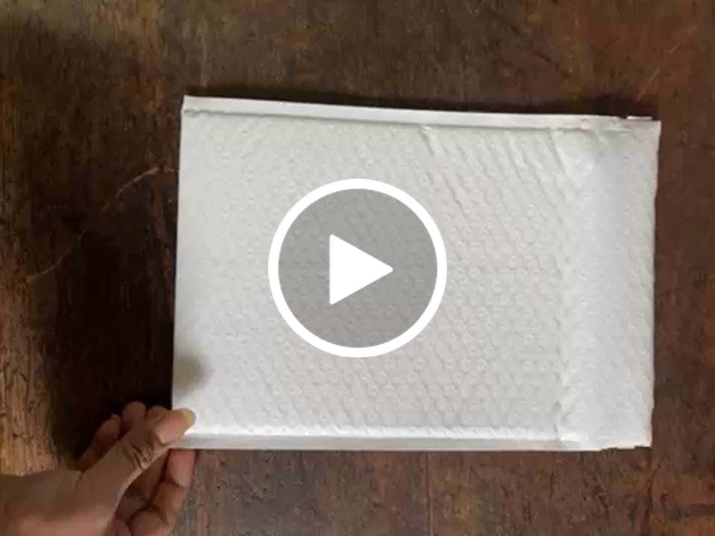 Customer video review of Poly Bubble Mailer G2 02 215 x 280mm White