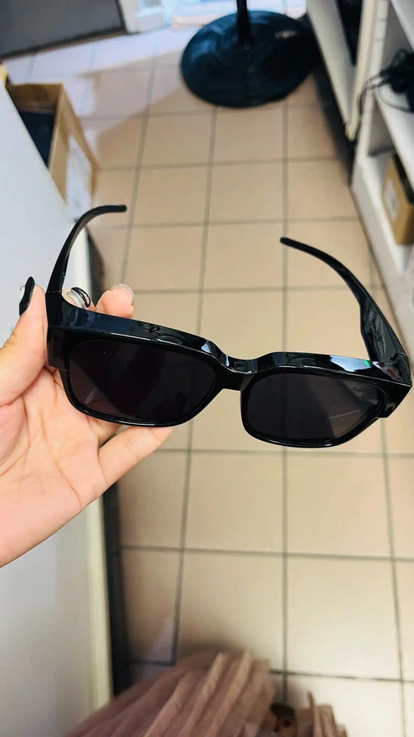 Customer photo review of ShadeEase™ Fit Over Polarized Sunglasses