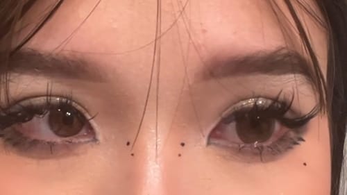 Customer photo review of Eyemoody Dark Brown | 6 Months, 2 pcs