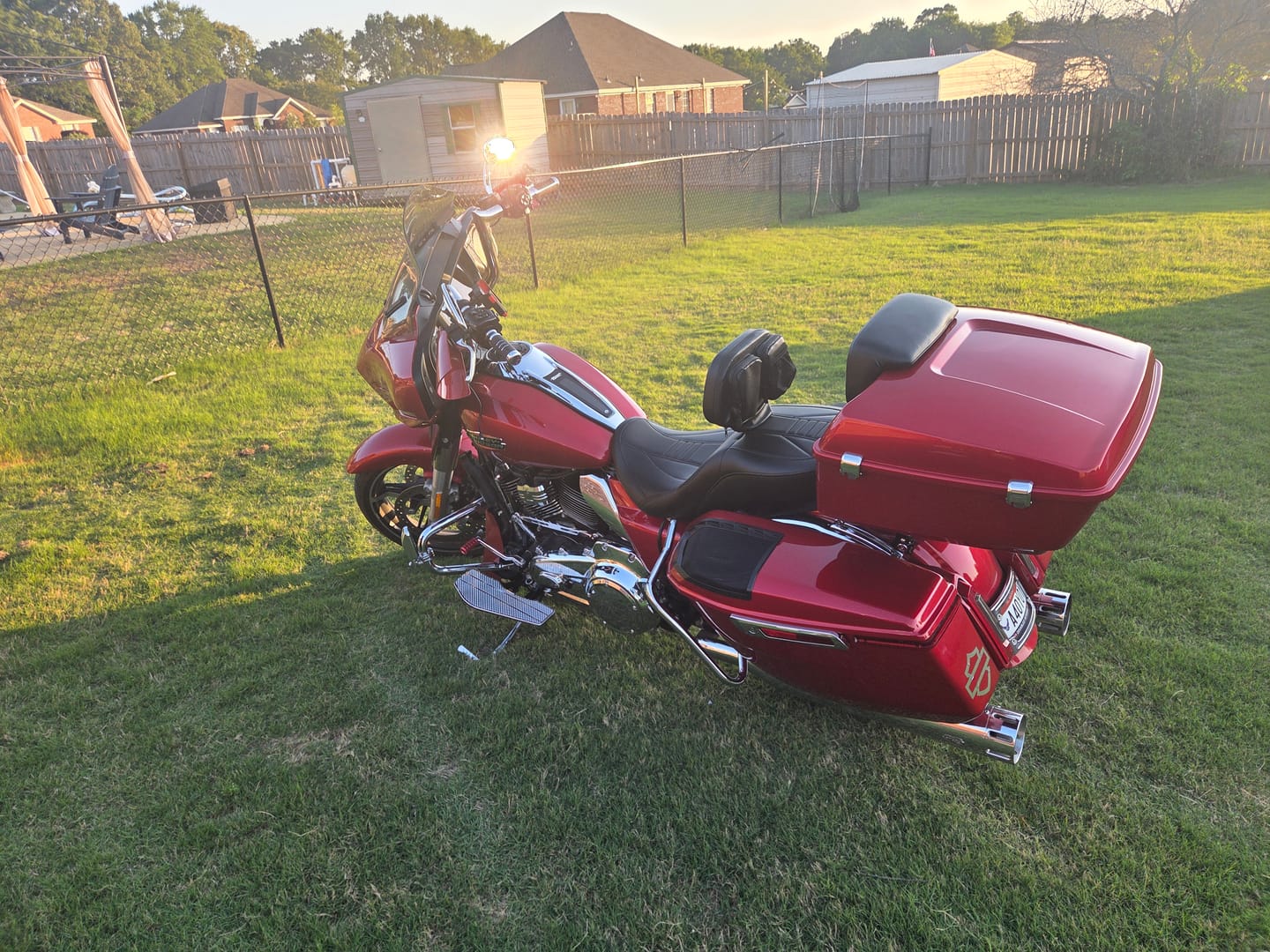 Customer photo review of PRE-DRILL HOLES FOR TOUR TRUNK PACK BACKREST