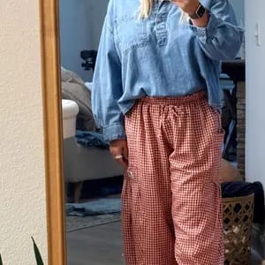 Customer photo review of DWNLY Linen Pants
