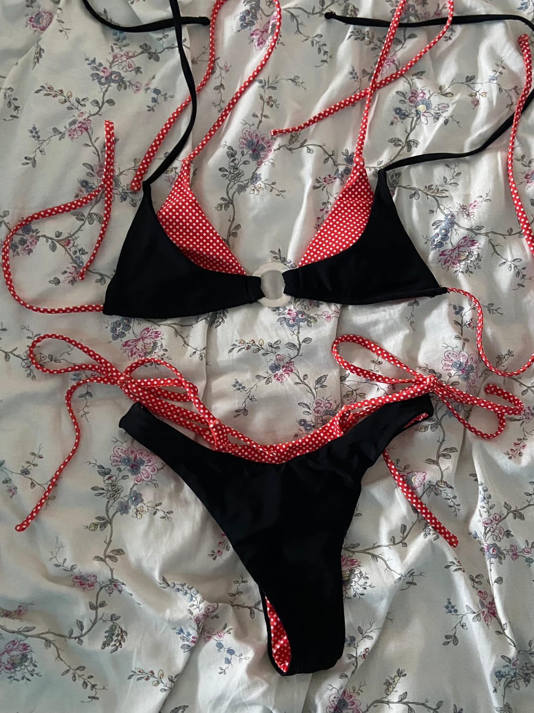 Customer photo review of Seamolly Contrast Color Polka Dot Print O Ring Double Layer Bikini Set