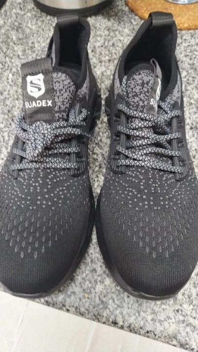 Customer photo review of Chaussures de Sécurité Légères & Respirantes