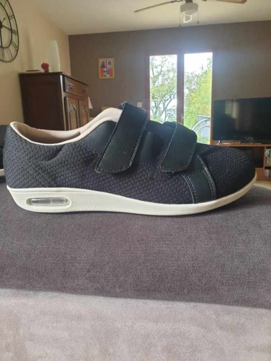 Customer photo review of Chaussures Orthopédiques Confortables à Fermeture Autoagrippante