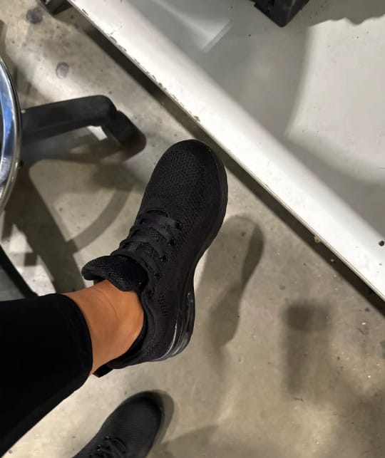 Customer photo review of Baskets de Sécurité et de Travail à Coussin d'Air pour Hommes et Femmes