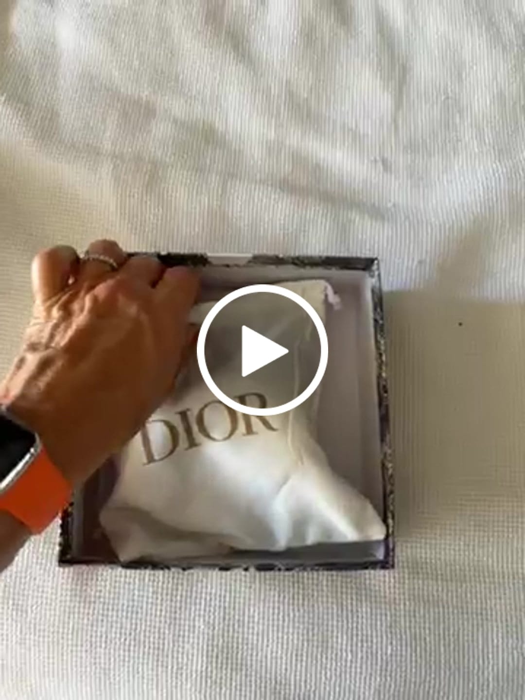 Customer video review of Dior Médaillon Belt 25mm Smooth Calfskin