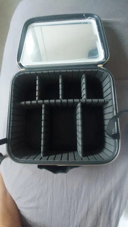 Customer photo review of Vireva Estuche de Maquillaje con Espejo LED