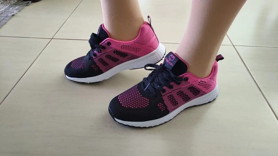 Customer photo review of Baskets de Sport Ultra-légères et Confortables