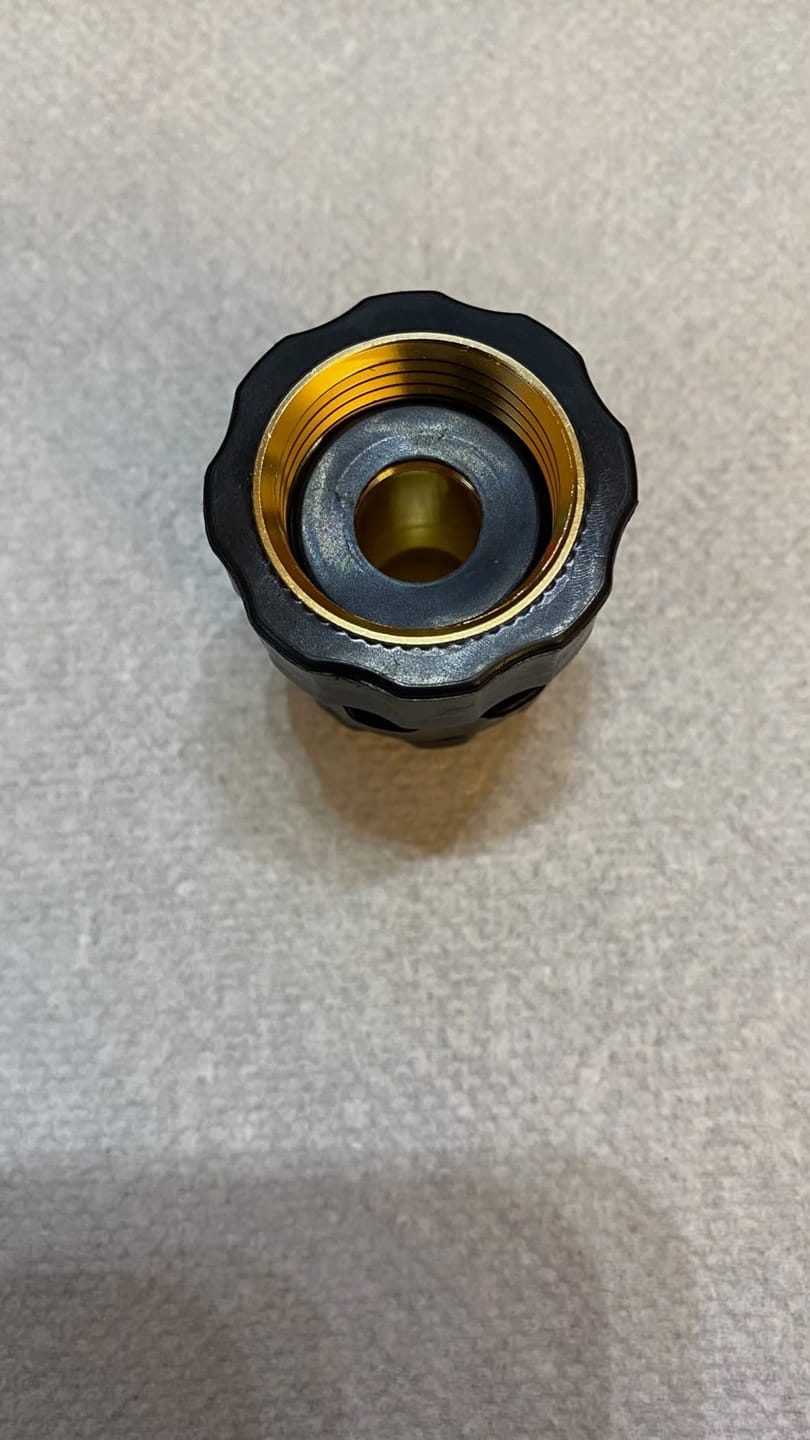 Customer photo review of HydroSnap — Conector Rápido para Manguera de Jardín