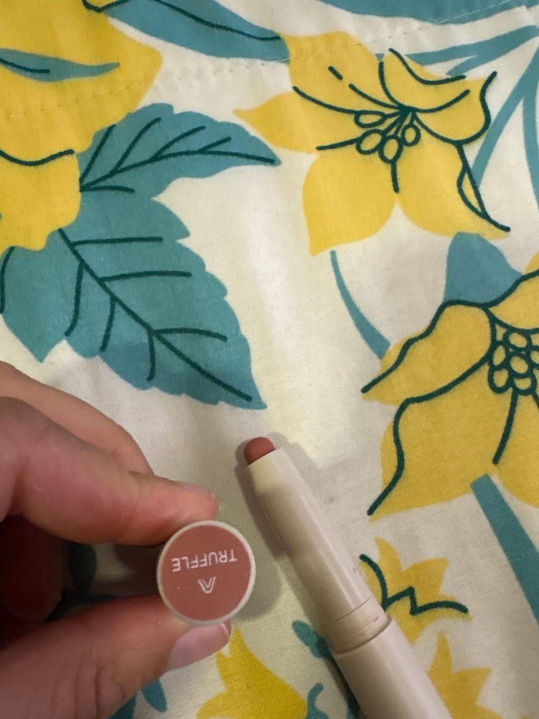 Customer photo review of SOMBRAS CREMOSAS MATE EN BARRA