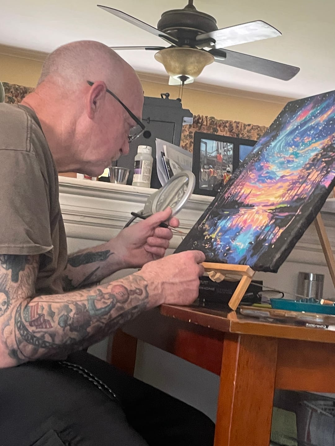 Customer photo review of Magnifier with LED Light With Clamp For Paint By Numbers