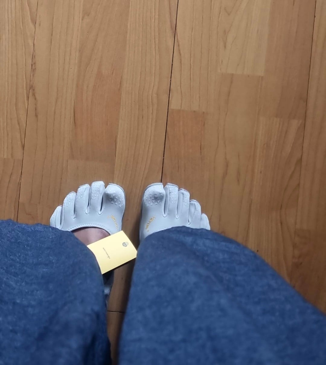Customer photo review of V-Soul Womens Silver Light Grey