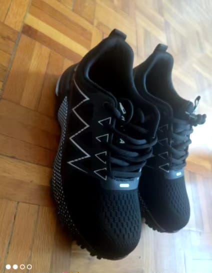 Customer photo review of Chaussures de Sécurité Premium Confortables & Antidérapantes