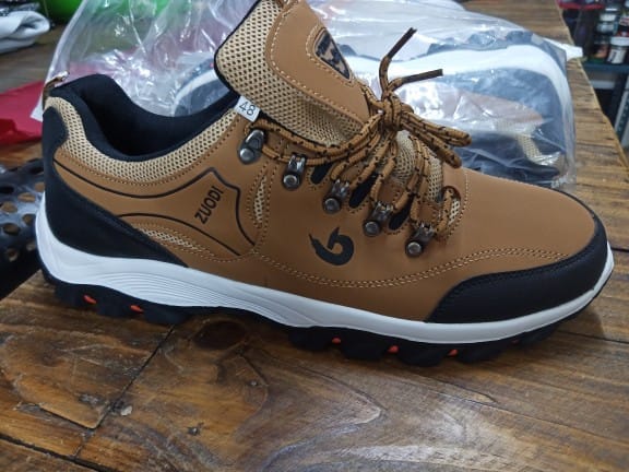 Customer photo review of Chaussures de Randonnée de Luxe avec une Touche Sportive