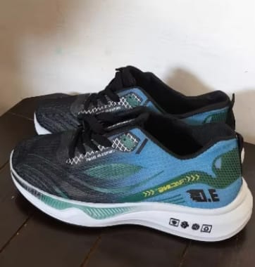 Customer photo review of Baskets de Sport Respirantes et Amortissantes