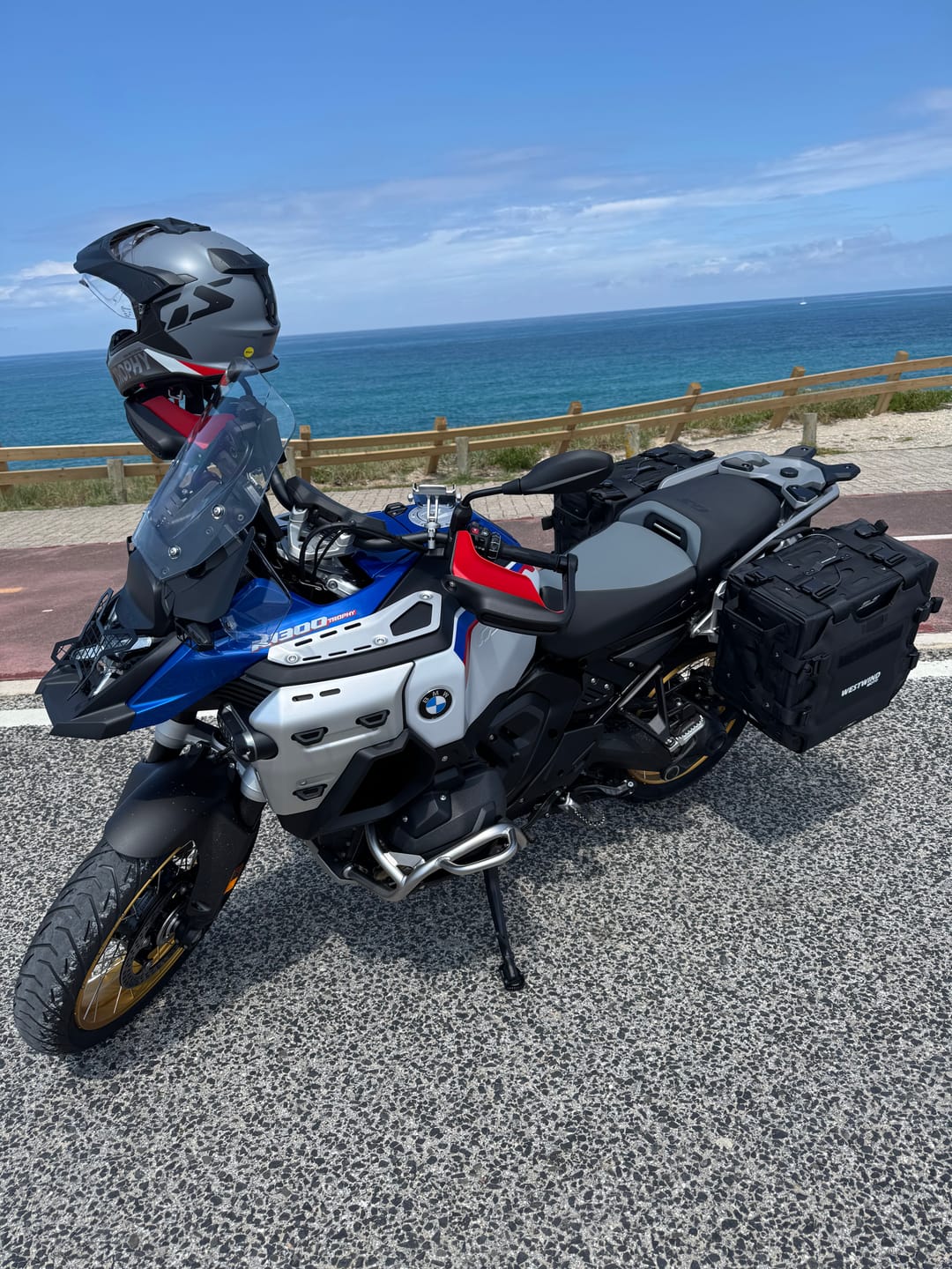 Customer photo review of Heavy Cavalry Panniers Set for BMW R 1300 GS ADV