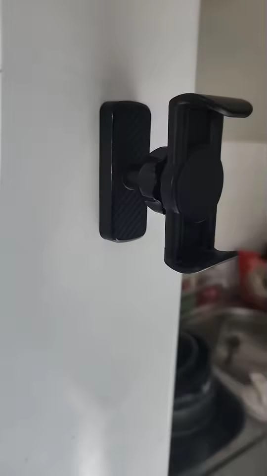 Customer photo review of Fitness Magnetic Phone Holder