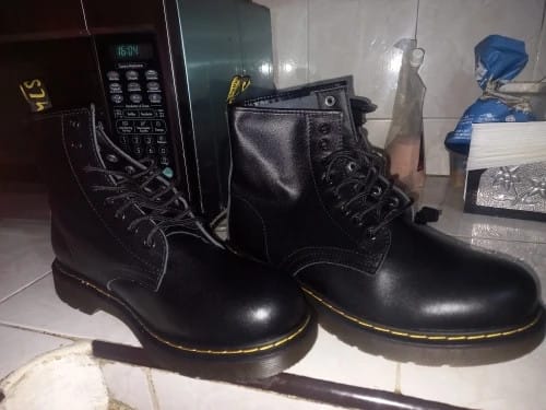 Customer photo review of Bottes Martin classiques haute qualité de style britannique
