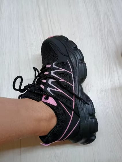Customer photo review of Baskets de Sécurité en Acier pour Femme : Style, Protection et Confort au Quotidien