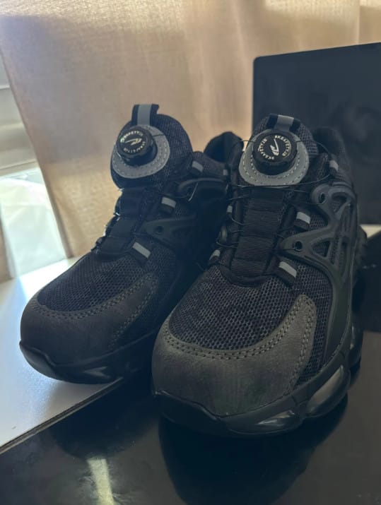 Customer photo review of Chaussures de Sécurité avec Bouton Rotatif - Parker en Acier & Coussin d'Air