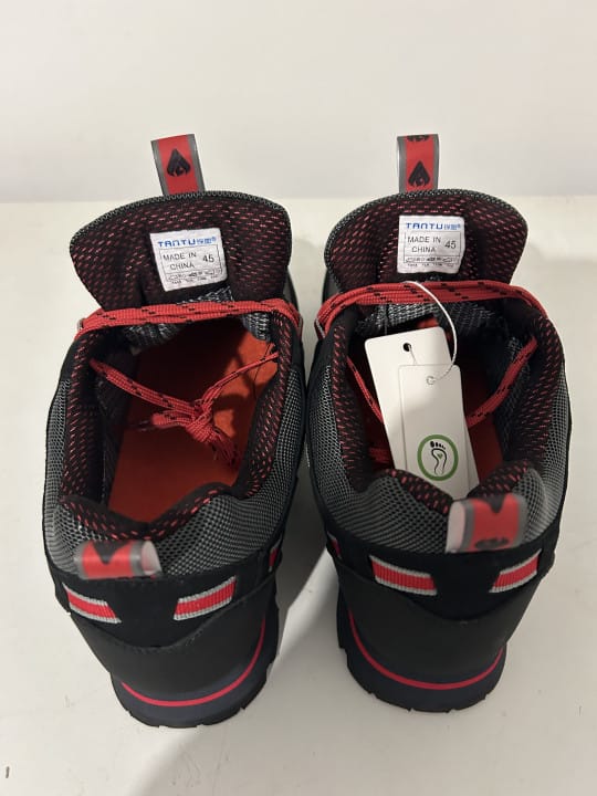 Customer photo review of Chaussures de randonnée antidérapantes avec coussin amortissent-Homme