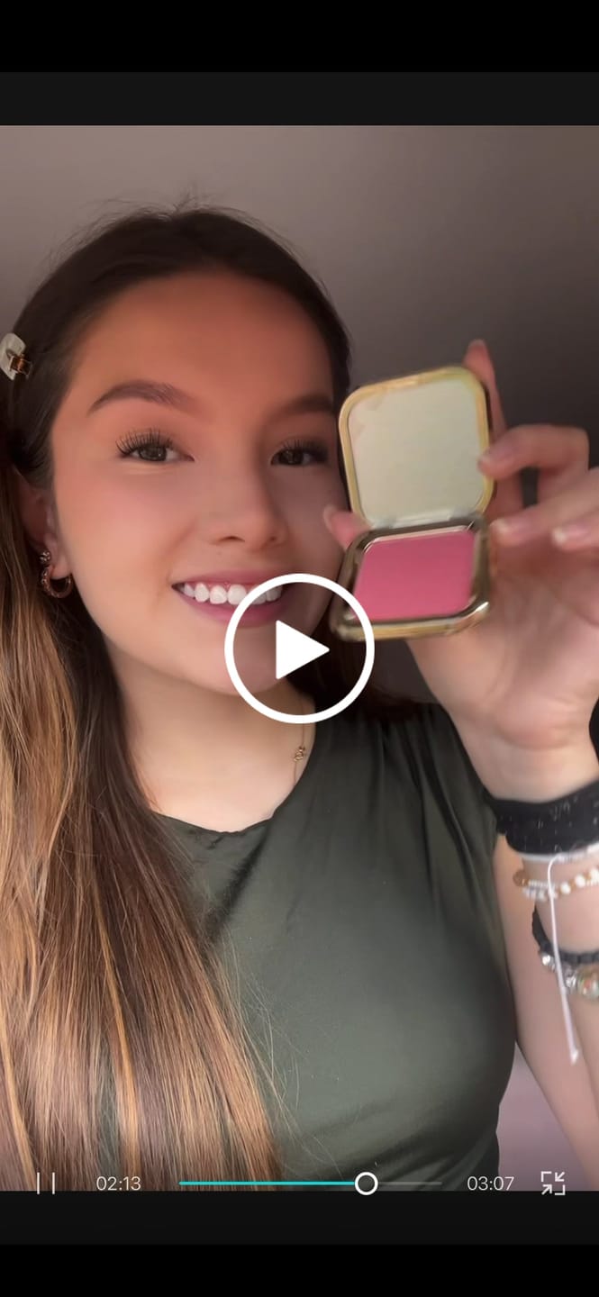 Customer video review of RUBORES COMPACTO 1ST SCENE