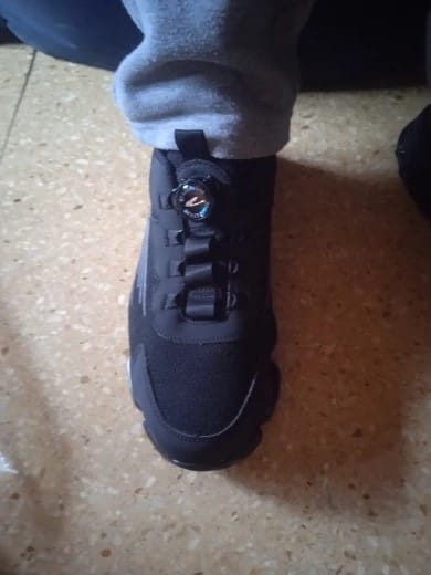 Customer photo review of Chaussures de Sécurité avec Lacet à Bouton Rotatif