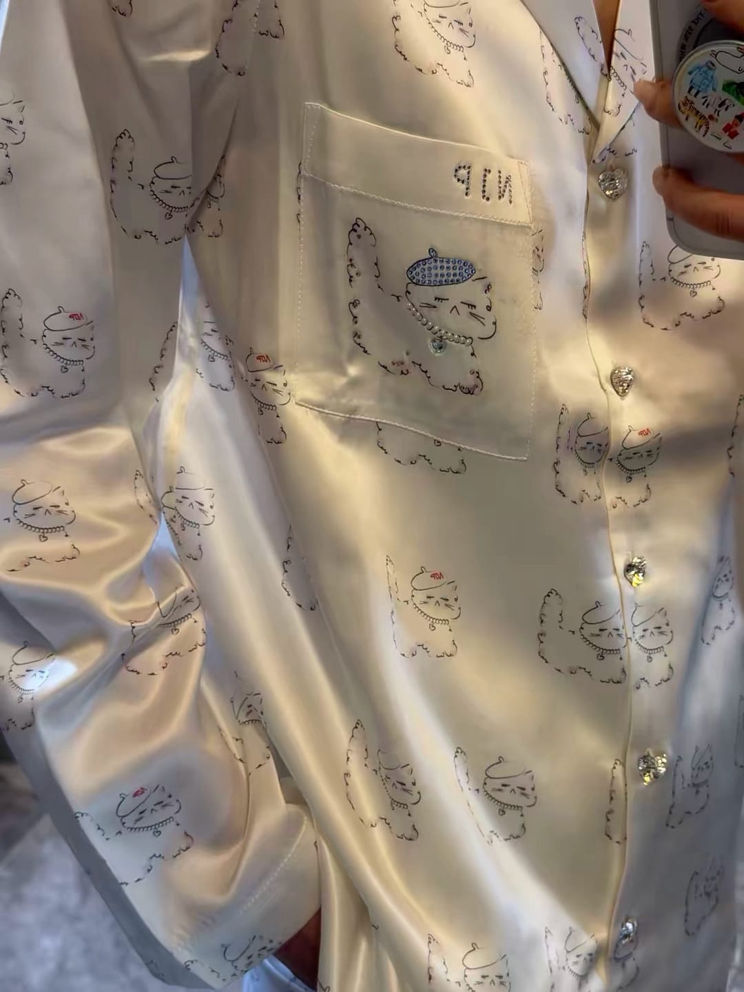 Customer photo review of Kiki Pearl Cat 22 Momme Silk Long Pajama Set