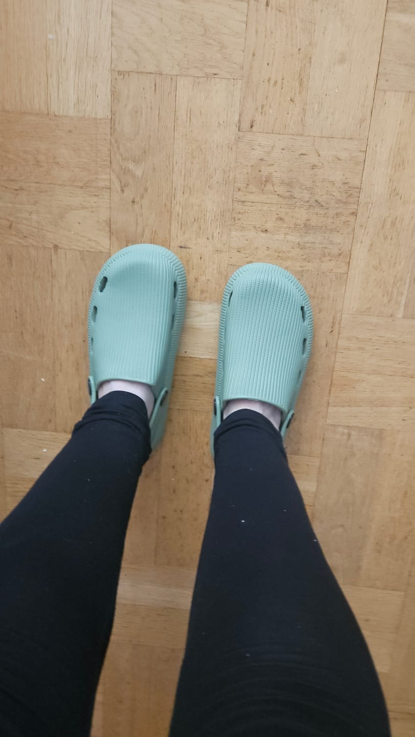Customer photo review of HappyClogs Original