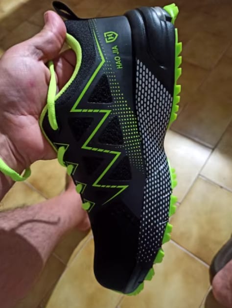 Customer photo review of Chaussures de Sécurité Premium Confortables & Antidérapantes