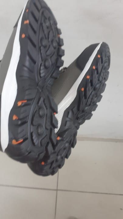 Customer photo review of Chaussures de Randonnée de Luxe avec une Touche Sportive