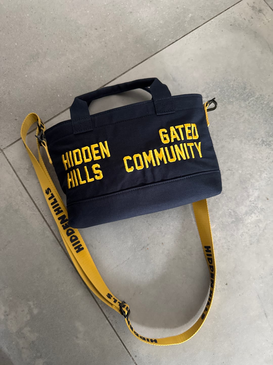 Customer photo review of GATED COMMUNITY MINI CANVAS BAG AMBER/NAVY