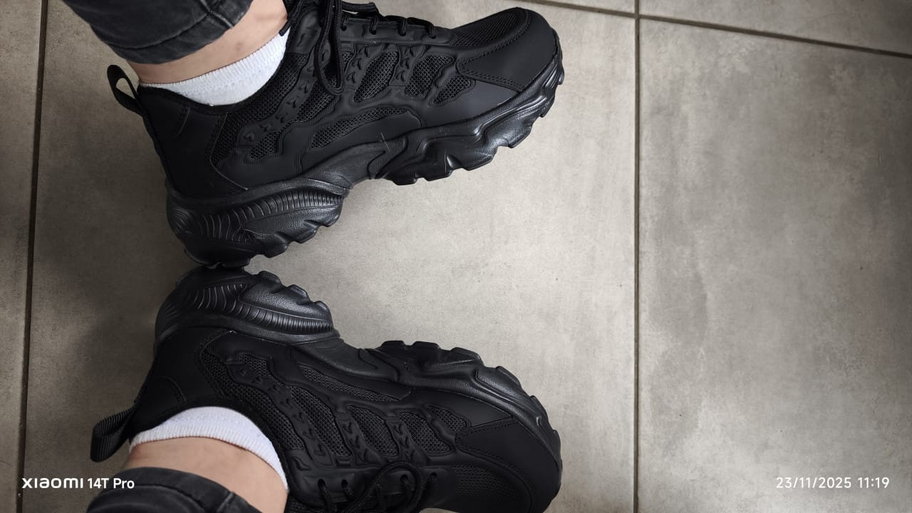 Customer photo review of Chaussures de Sécurité en Acier Confortables