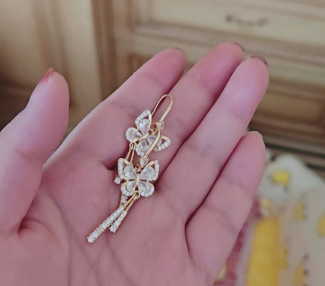 Customer photo review of Divan Earrings