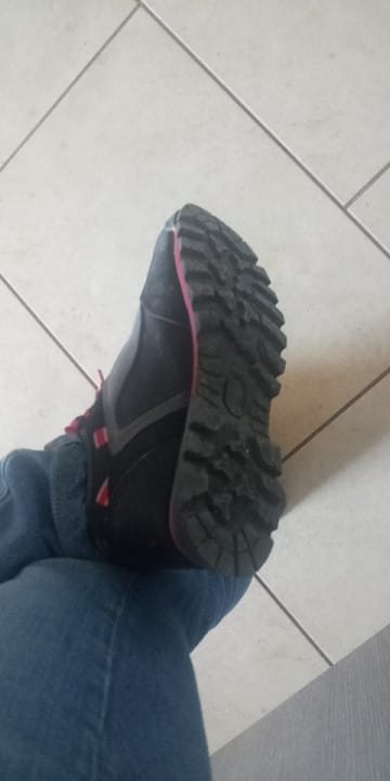 Customer photo review of Chaussures de randonnée antidérapantes avec coussin amortissent-Homme