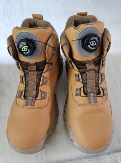 Customer photo review of Bottines de Sécurité Imperméables avec Bouton Rotatif