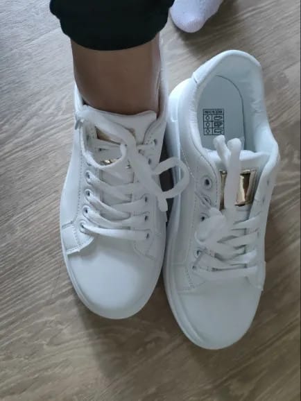 Customer photo review of Baskets plateforme décontractées à lacets pour Femmes
