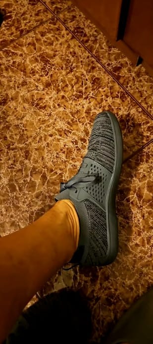 Customer photo review of Chaussures de marche larges et minimalistes pour homme