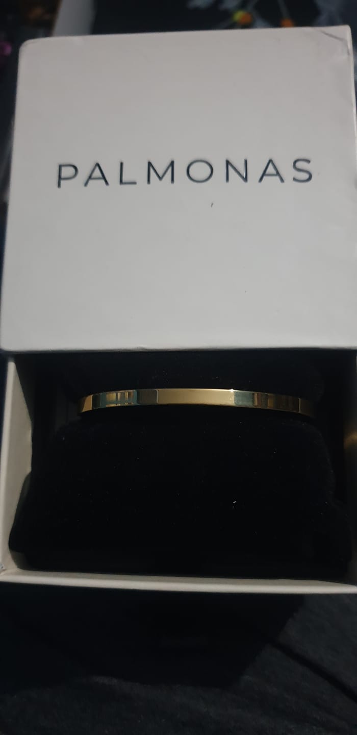 Customer photo review of Plain Stackable Bangle Bracelet |4MM