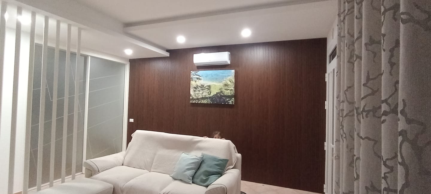Customer photo review of PANNELLO DOGHE PVC LEGNO H.280 L.30 SP.1 CM