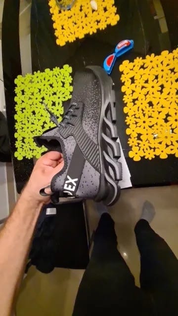 Customer photo review of Chaussures de Sécurité Légères & Respirantes