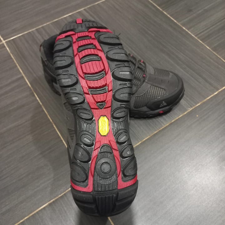 Customer photo review of Chaussures de randonnée en cuir suédé pour homme