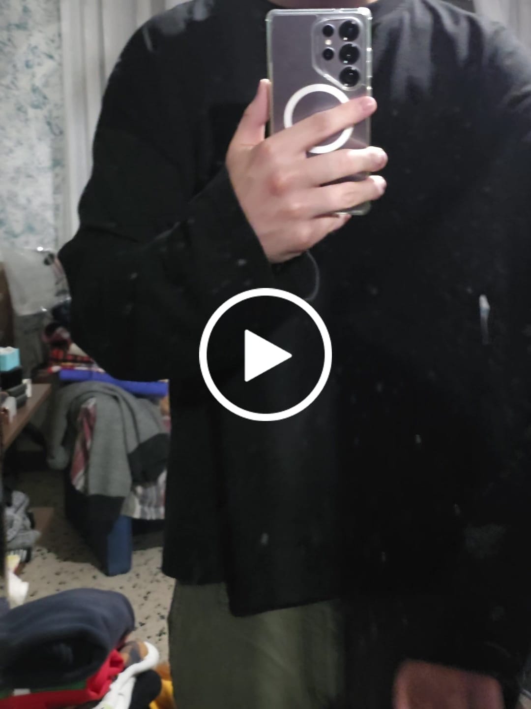 Customer video review of Longsleeve Cropped Blanks 220GSM Black