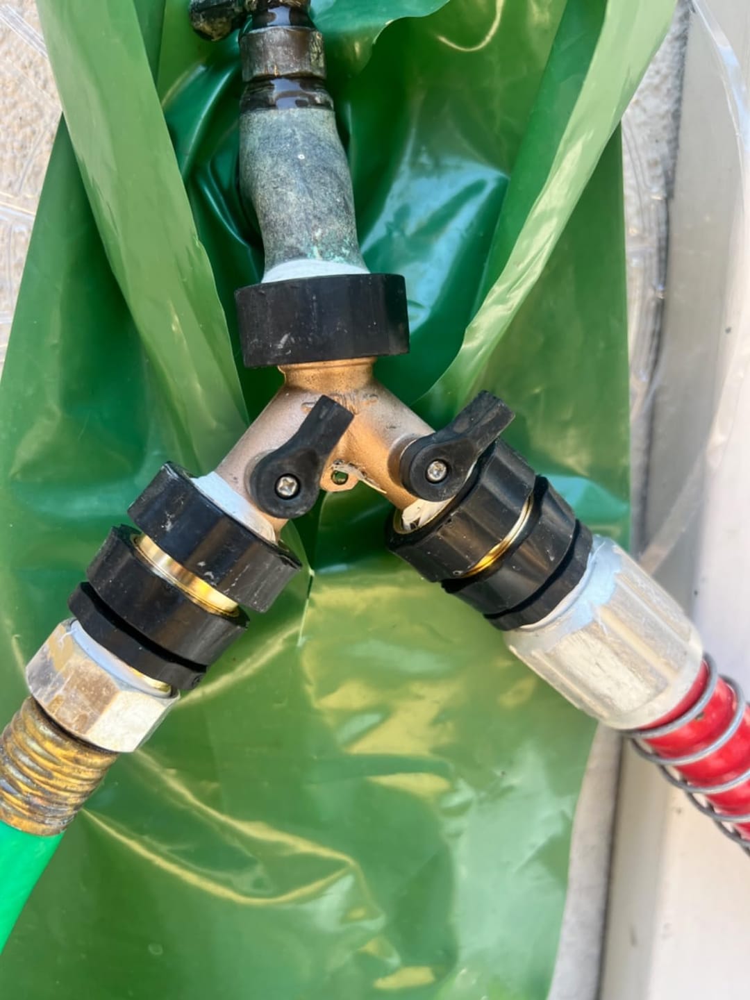 Customer photo review of HydroSnap — Conector Rápido para Manguera de Jardín