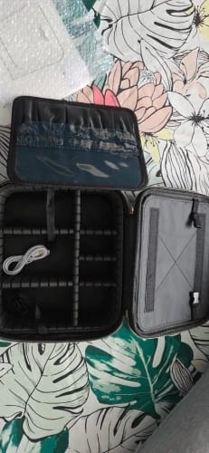 Customer photo review of Vireva Estuche de Maquillaje con Espejo LED