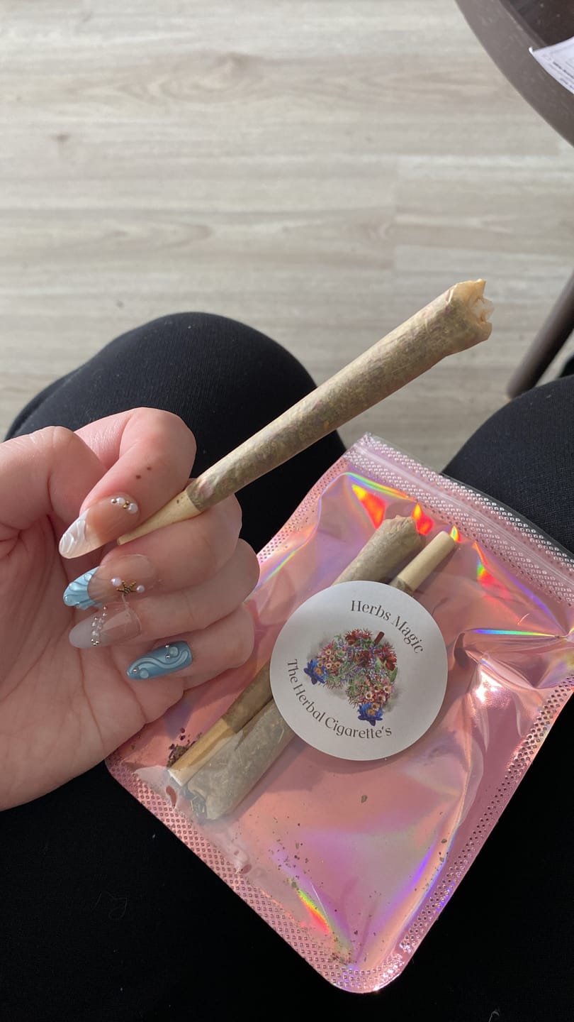 Customer photo review of Chill Vibes Rolls